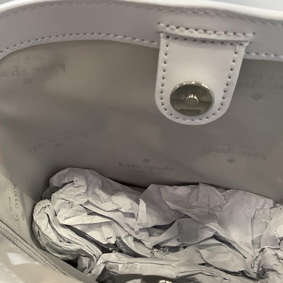 ♠️Kate Spade New York Flora Leather Bucket Crossbody Bag, Meringue White NEW NWT - Picture 4 of 5